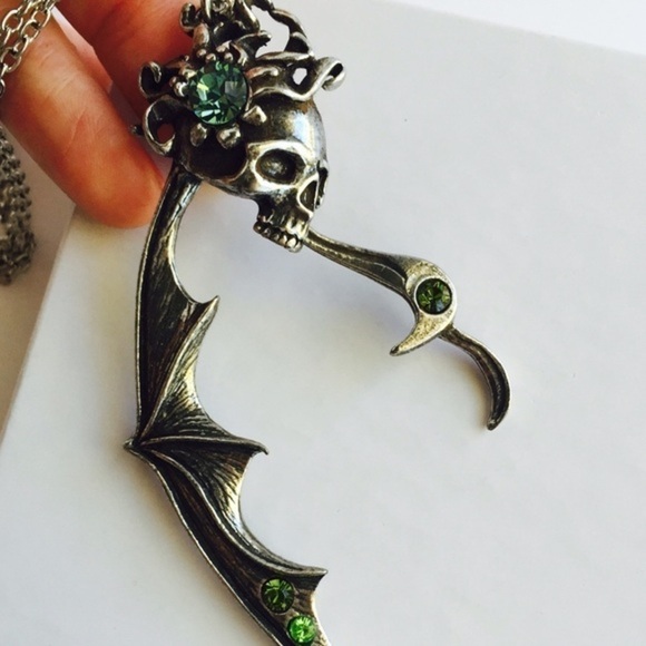 Gothic Skull Articulated Pewter Swarovski Pendant - Picture 4 of 4